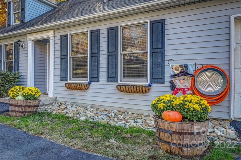 Property image 3 at 18 Tarragon Place, Flat Rock, NC 28731