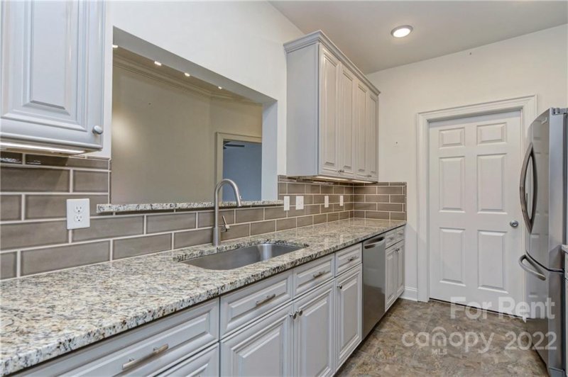 Property image 5 at 5601 Fairview Road, Charlotte, NC 28209