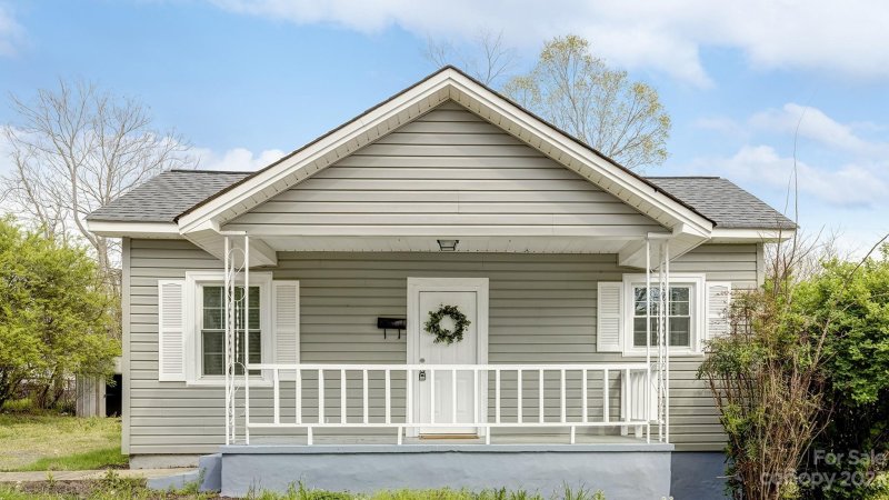 Property image 2 at 101 Lane Street, Mount Holly, NC 28120