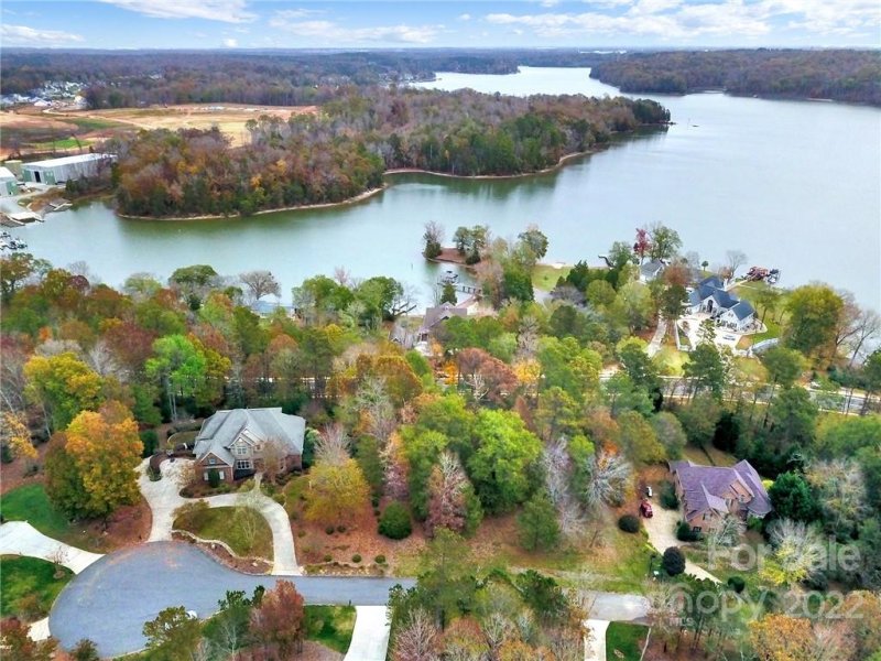 Property image 3 at 374 Stone Cliff Lane, Clover, SC 29710
