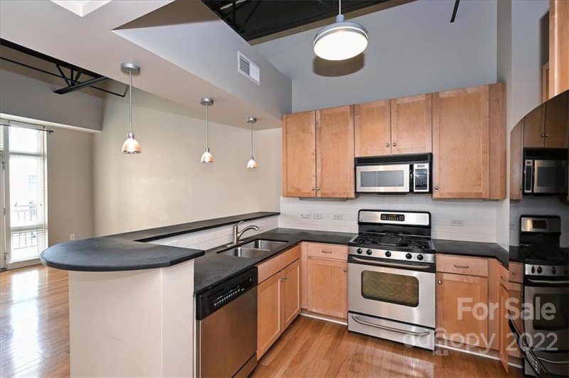 Property image 4 at 720 Governor Morrison Street, Charlotte, NC 28211