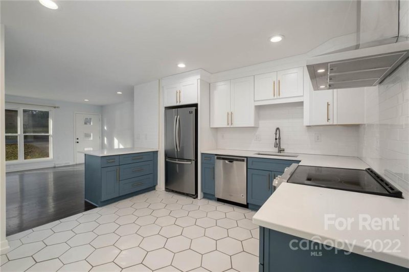 Property image 4 at 3132 Erskine Drive, Charlotte, NC 28205