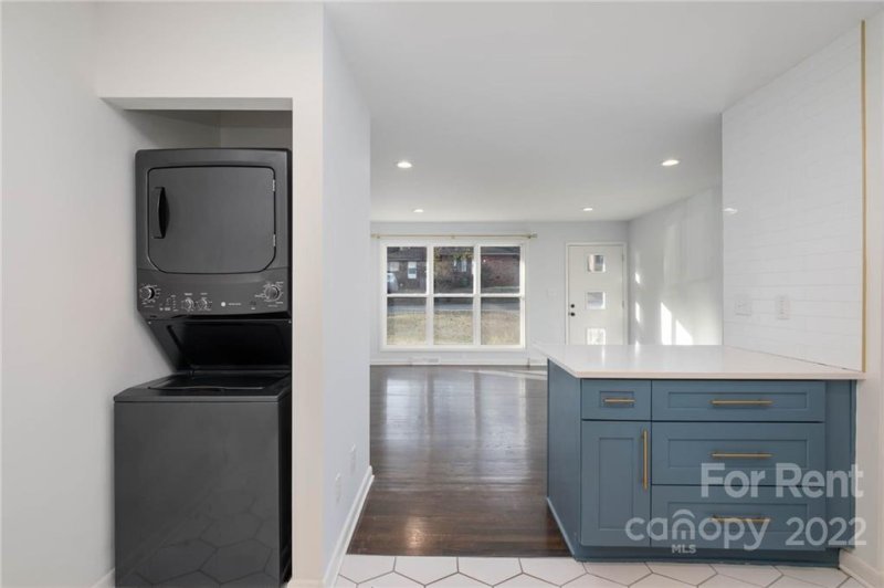 Property image 5 at 3132 Erskine Drive, Charlotte, NC 28205