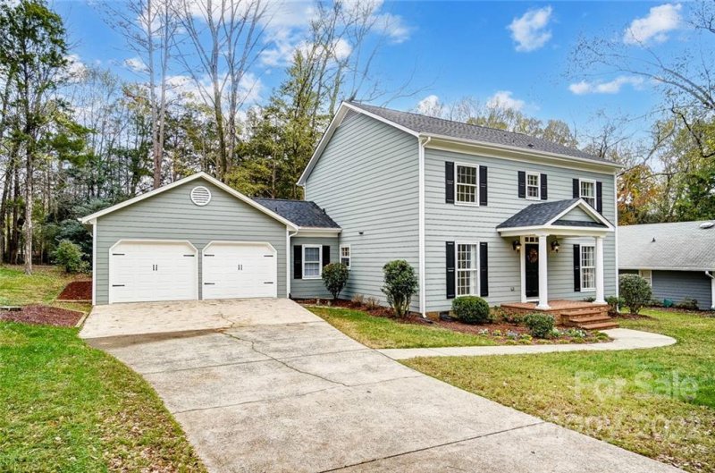 Property image 3 at 2601 Innsbrook Road, Charlotte, NC 28226
