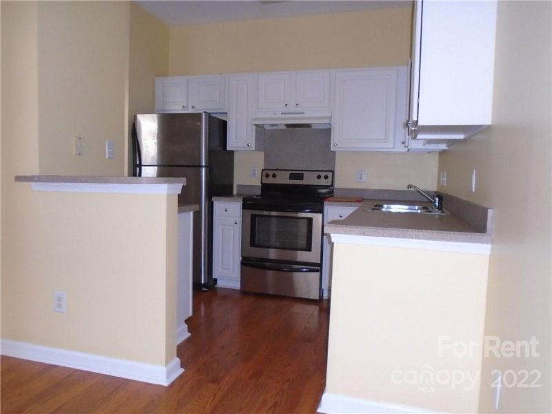 Property image 4 at 2061 Lennox Square Road, Charlotte, NC 28210