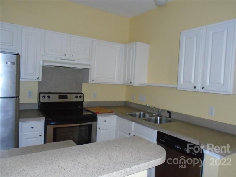 Property image 5 at 2061 Lennox Square Road, Charlotte, NC 28210