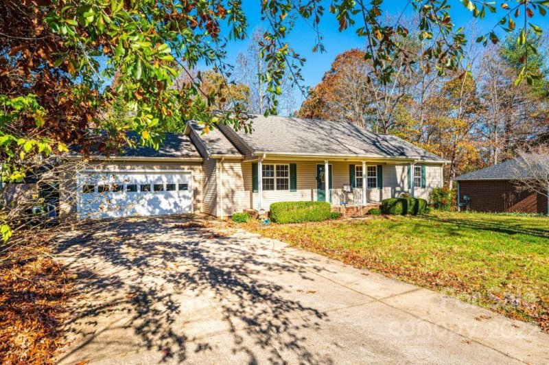 707 Catawba Valley Boulevard