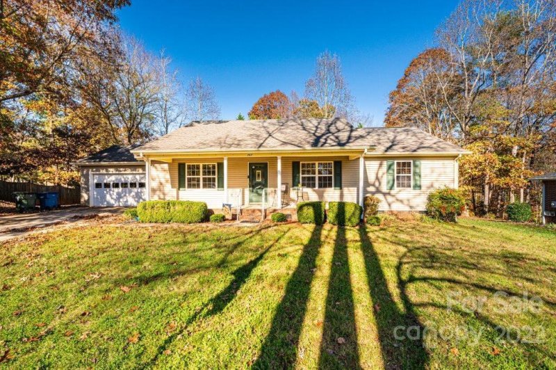 Property image 2 at 707 Catawba Valley Boulevard, Hickory, NC 28602