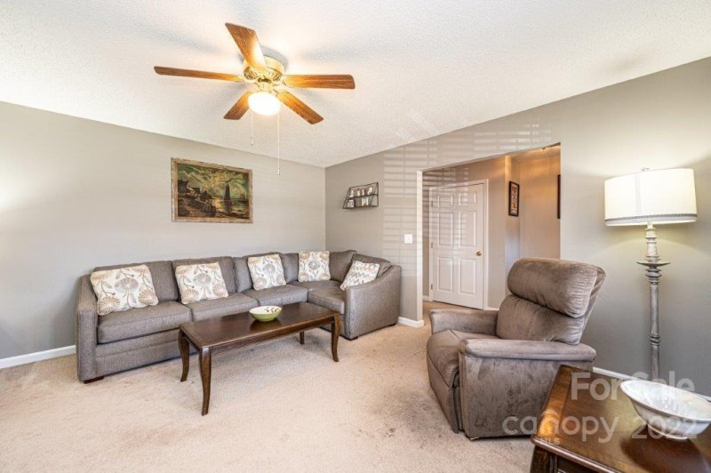 Property image 5 at 707 Catawba Valley Boulevard, Hickory, NC 28602