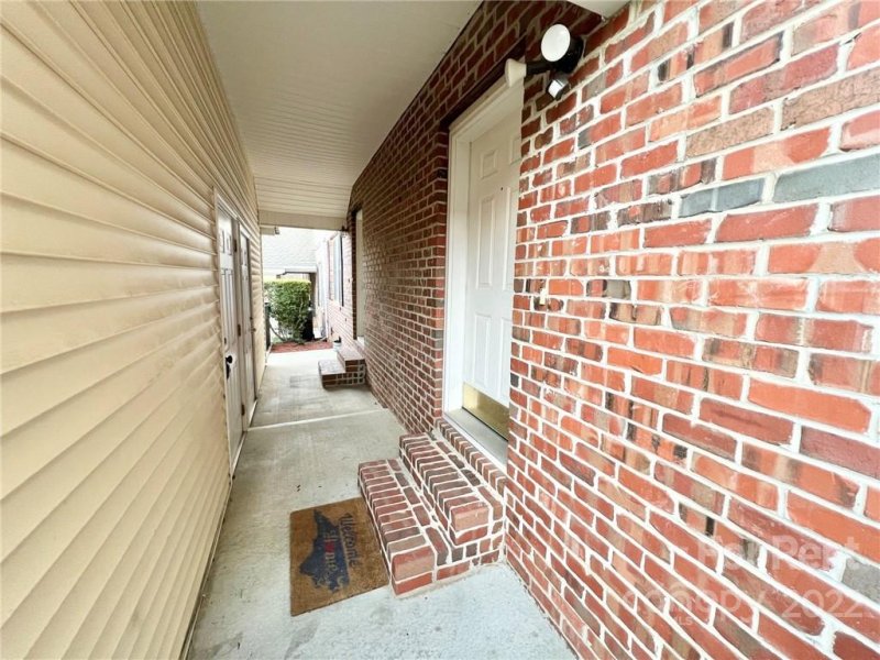 Property image 2 at 7014 Elm Hill Court, Charlotte, NC 28217