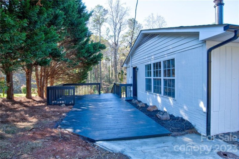 Property image 4 at 411 W Henry Street, Belmont, NC 28012