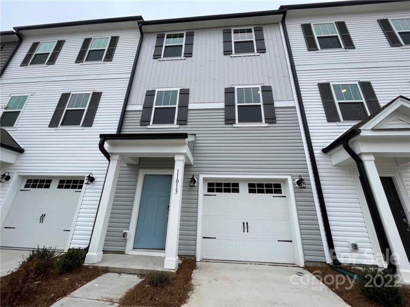 11013 Woodland Creek Way