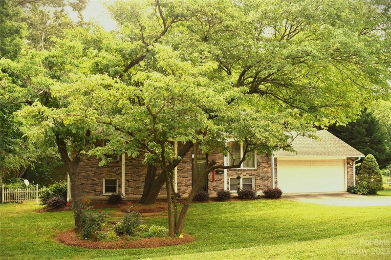 Property image 2 at 1534 Timberlane Street, Gastonia, NC 28054