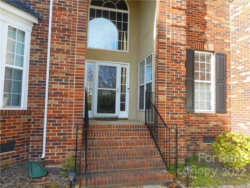 Property image 2 at 7201 Three Wood Drive, Matthews, NC 28104