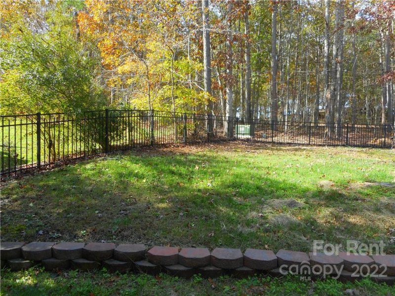 Property image 4 at 7201 Three Wood Drive, Matthews, NC 28104