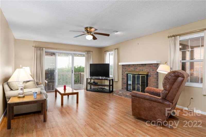 Property image 2 at 118 Exeter Court, Hendersonville, NC 28791