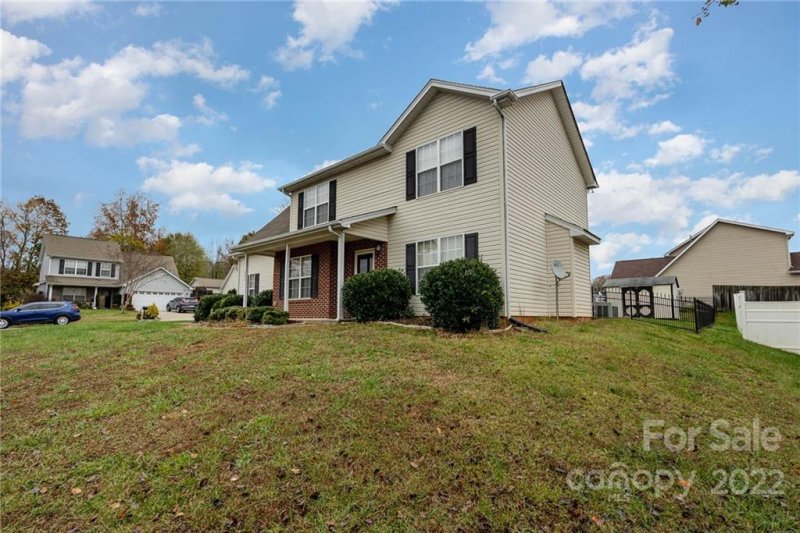 Property image 2 at 400 Mooseberry Lane, Gastonia, NC 28052