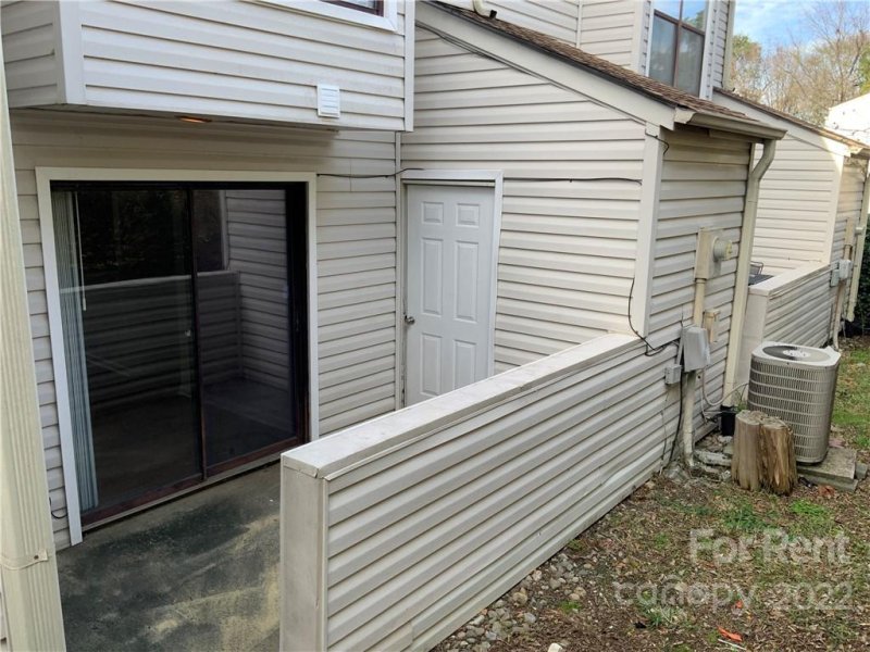 Property image 2 at 10903 Carmel Crossing Road, Charlotte, NC 28226