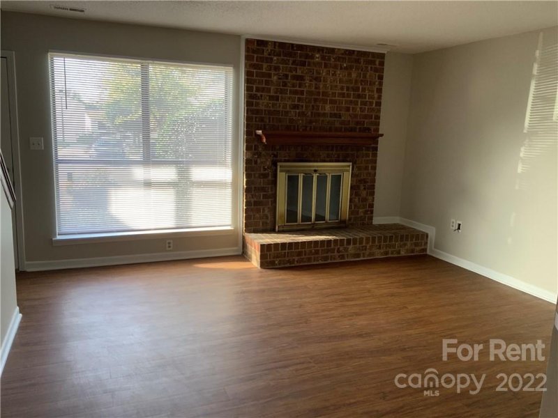 Property image 3 at 10903 Carmel Crossing Road, Charlotte, NC 28226