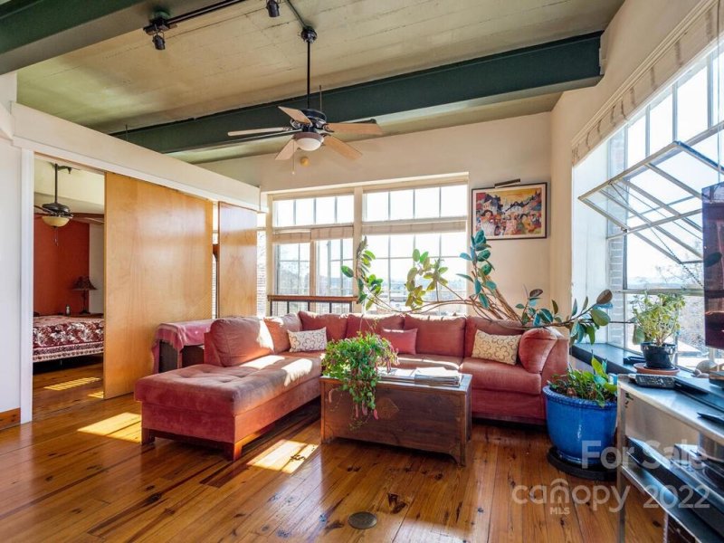 Property image 3 at 100 Coxe Avenue, Asheville, NC 28801