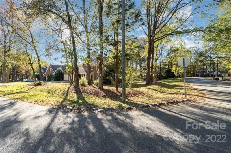 Property image 3 at 8129 Lansford Road, Charlotte, NC 28277