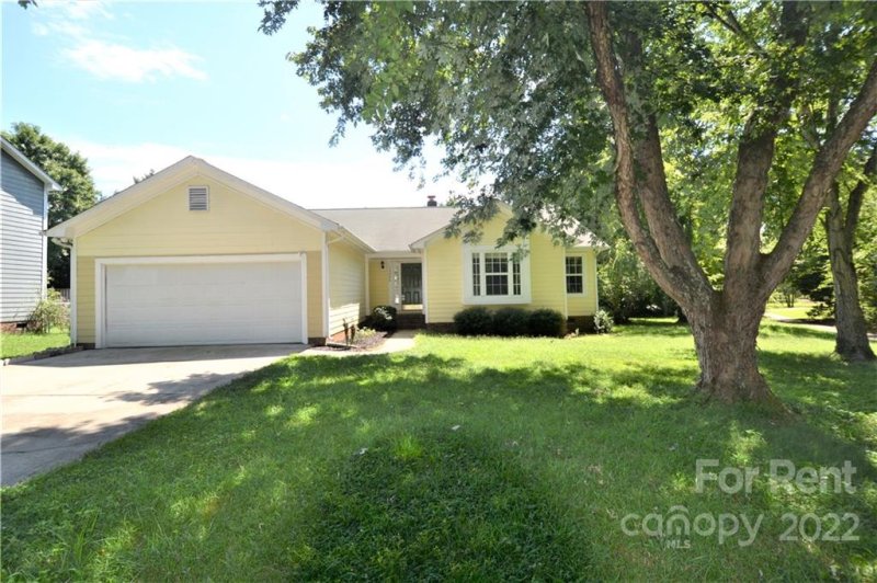 Property image 3 at 13006 Pecan Meadow Court, Charlotte, NC 28278