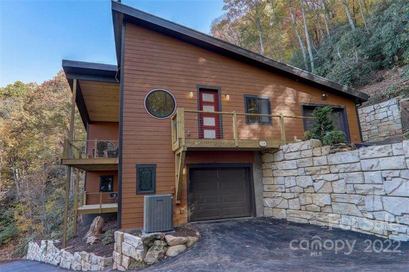 Property image 2 at 110 Wildflower Cove Drive, Swannanoa, NC 28778