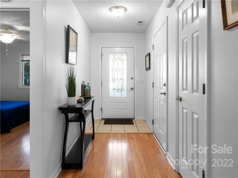 Property image 5 at 21 Honeycomb Circle, Swannanoa, NC 28778