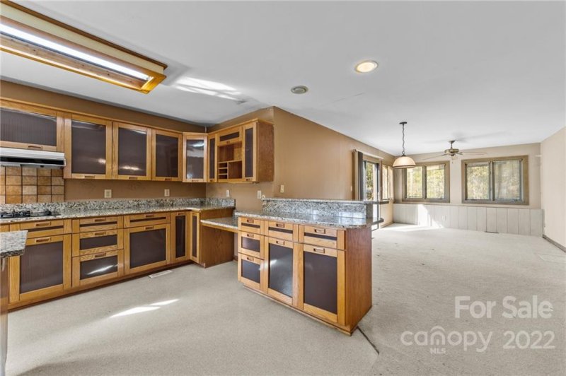 Property image 5 at 4300 Town And Country Drive, Charlotte, NC 28226