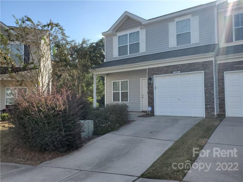 Property image 2 at 13815 Singleleaf Lane, Charlotte, NC 28278