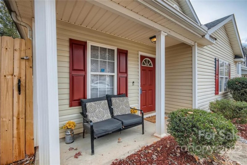 Property image 2 at 1616 Crandon Drive, Charlotte, NC 28216