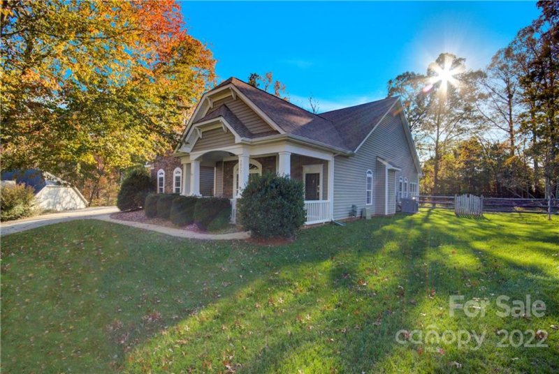 Property image 2 at 7977 Worth Way, Denver, NC 28037