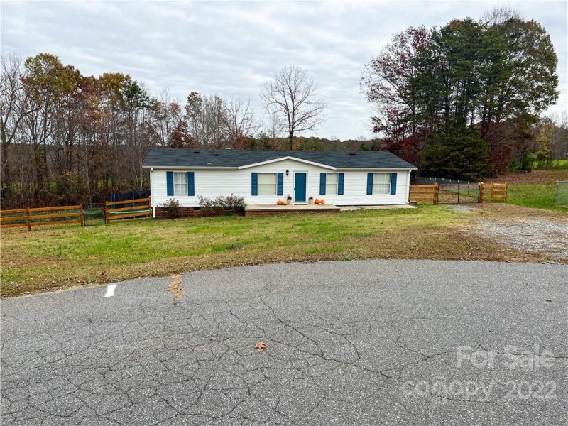 Property image 3 at 134 Cripple Creek Lane, Statesville, NC 28677