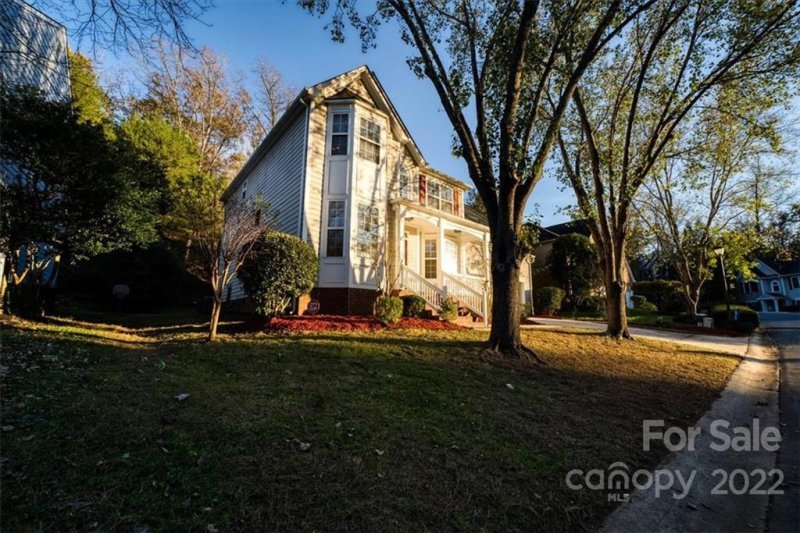 Property image 3 at 13907 Kings Carriage Lane, Charlotte, NC 28278