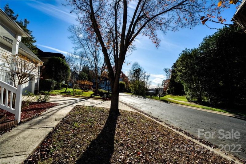 Property image 5 at 13907 Kings Carriage Lane, Charlotte, NC 28278