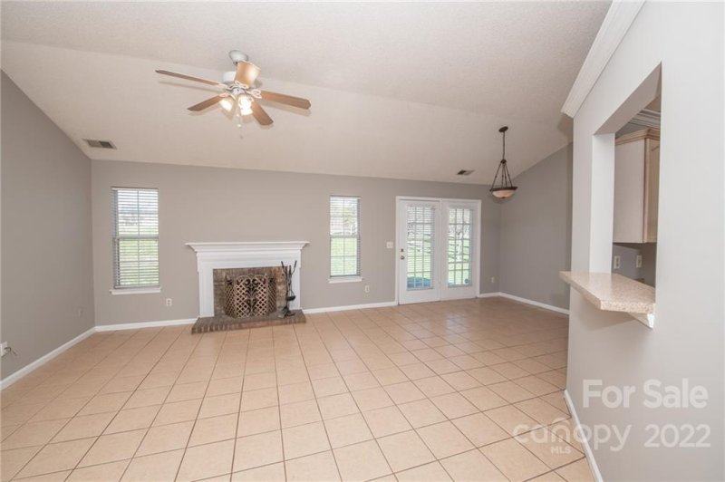 Property image 4 at 11530 Kempsford Drive, Charlotte, NC 28262