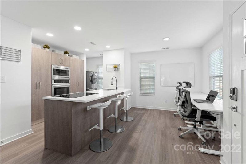 Property image 2 at 1515 Briar Creek Road, Charlotte, NC 28205