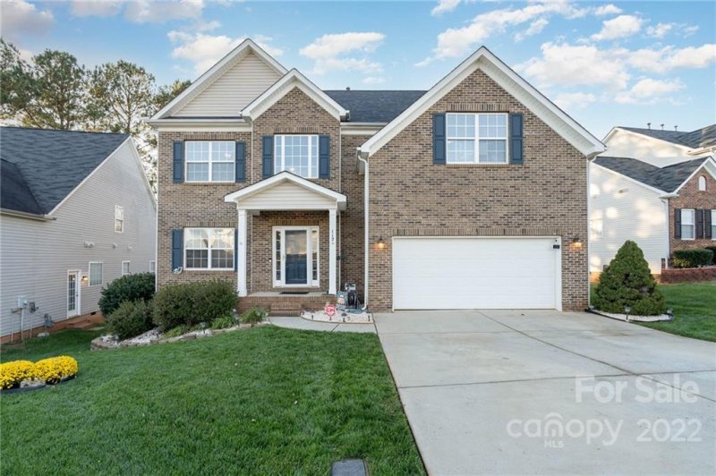 Property image 2 at 112 Carolinian Drive, Statesville, NC 28677