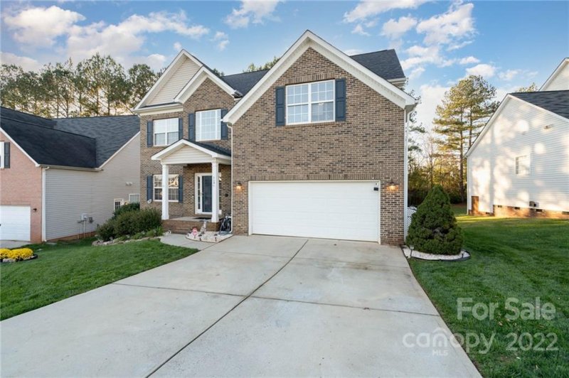 Property image 3 at 112 Carolinian Drive, Statesville, NC 28677