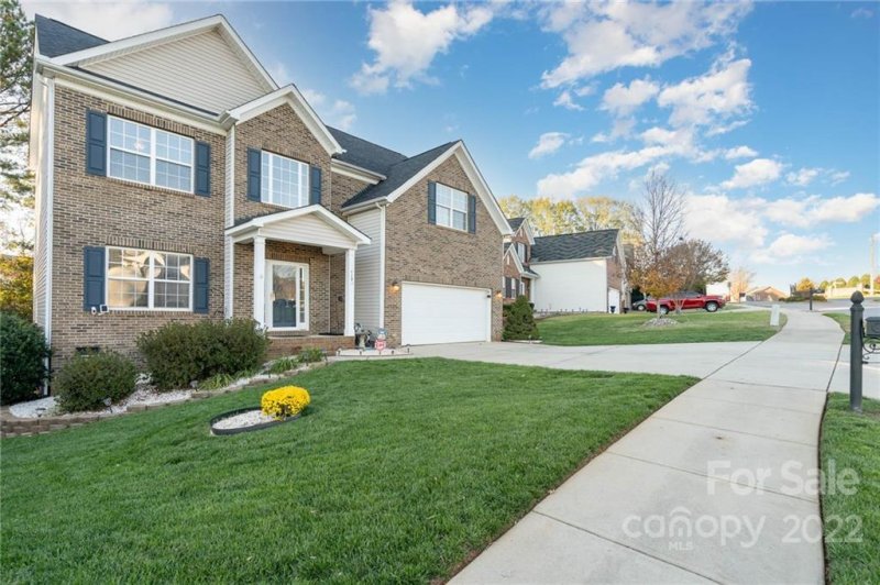 Property image 4 at 112 Carolinian Drive, Statesville, NC 28677