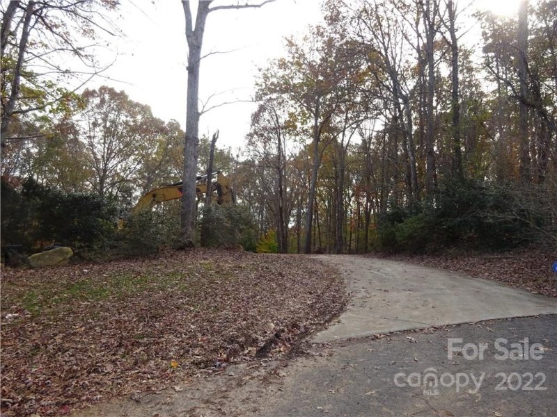 Property image 3 at 1417 Whispering Oaks Circle, Matthews, NC 28104