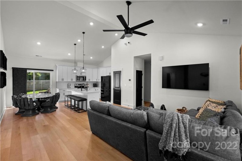 Property image 5 at 6733 Ellendale Drive, Charlotte, NC 28217