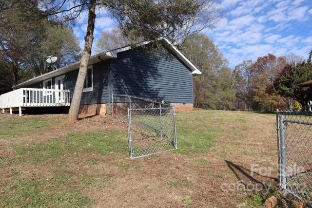 Property image 3 at 1823 Kincaid Court, Hickory, NC 28602