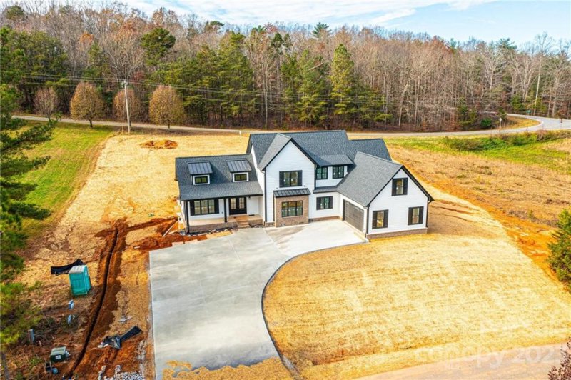 Property image 3 at 157 Franklin Lane, Taylorsville, NC 28681