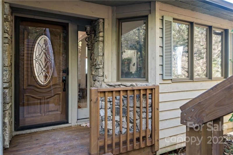 Property image 4 at 10 Crestwood Lane, Asheville, NC 28804