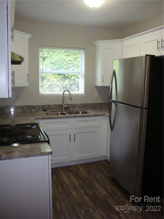 Property image 3 at 3134 Creighton Drive, Charlotte, NC 28205