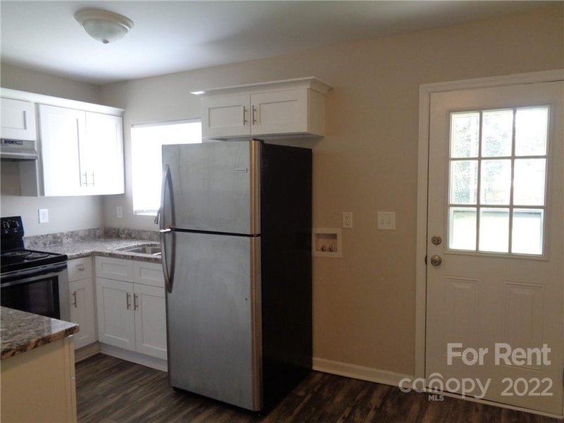 Property image 4 at 3134 Creighton Drive, Charlotte, NC 28205