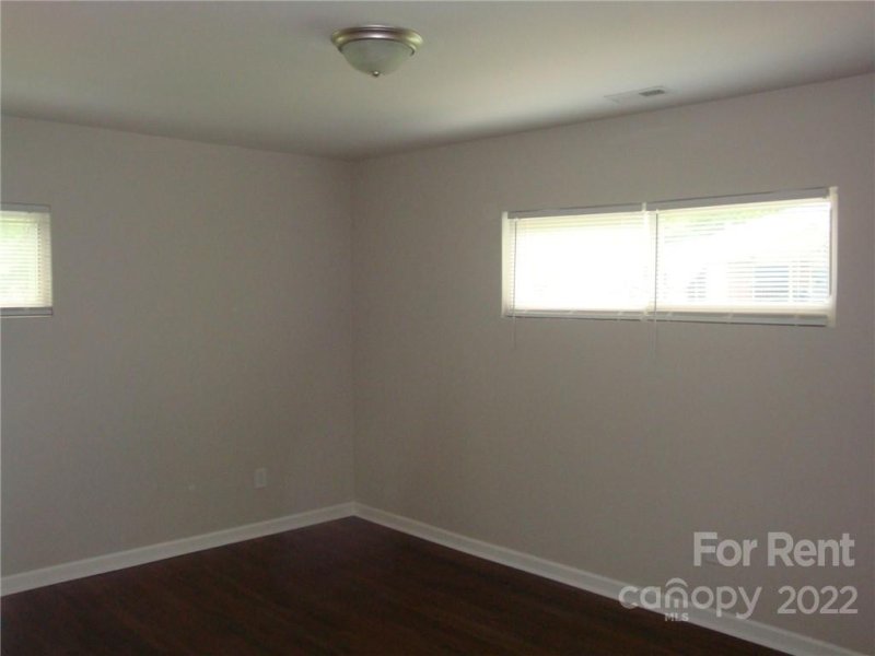 Property image 5 at 3134 Creighton Drive, Charlotte, NC 28205