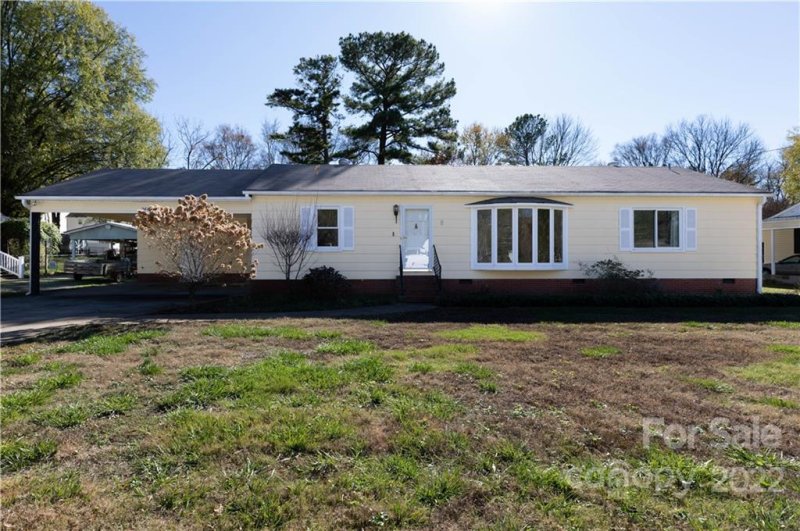 2440 Breen Circle