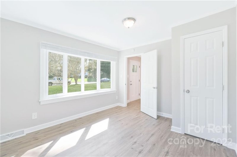 Property image 5 at 3910 Allwood Drive, Charlotte, NC 28217